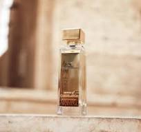 Liquid Gold: The Essence of Arabian Perfume Oil